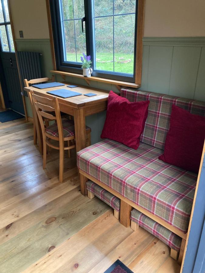 Brook The Shepherd Hut Saltash Extérieur photo